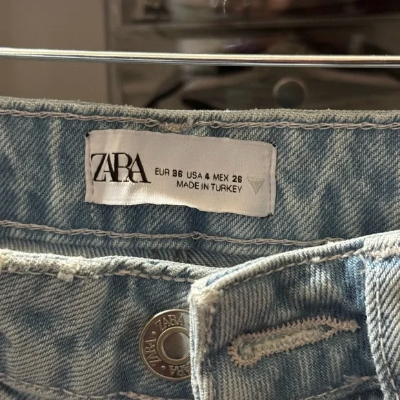 Zara highwaisted jeans - Picture 2 of 6